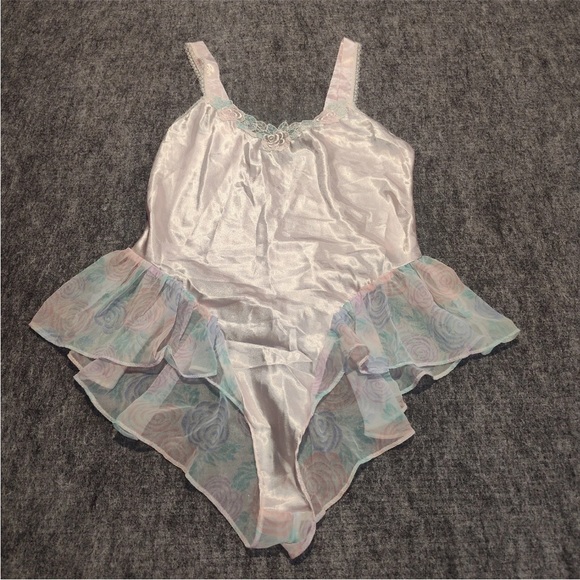 Other - Vtg Silky Teddie Ruffles & Lace Lingerie Lily of France Sleepwear Sz Small USA